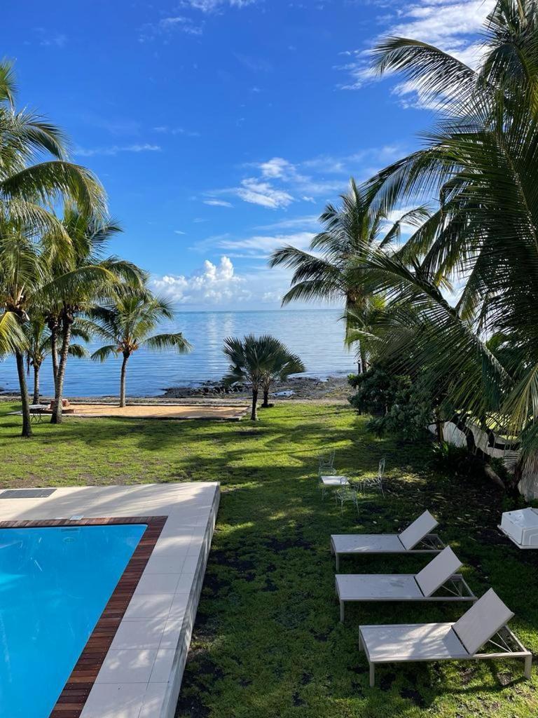 Canari Waterfront Villas Roches Noires Exterior photo