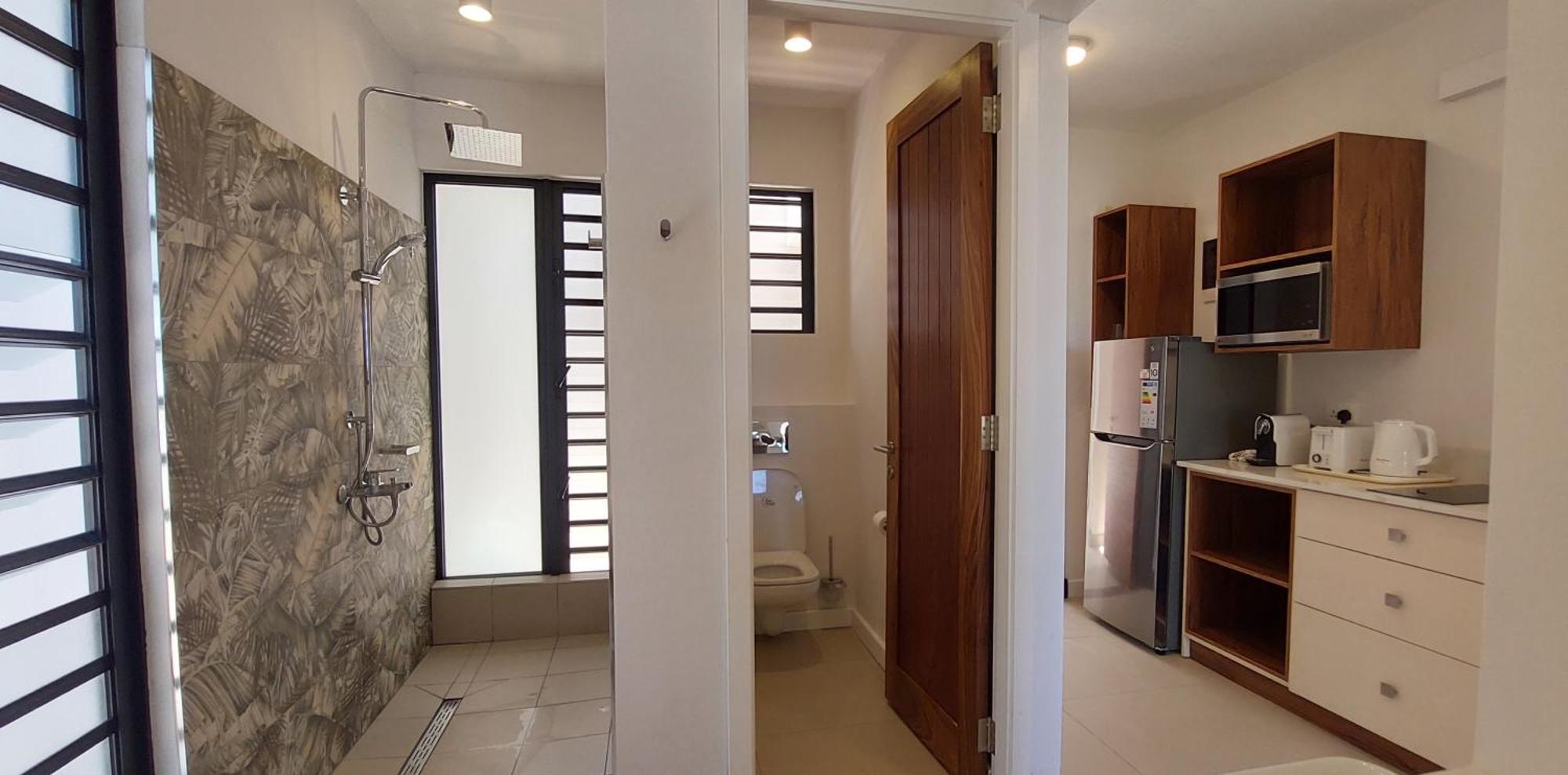 Canari Waterfront Villas Roches Noires Exterior photo