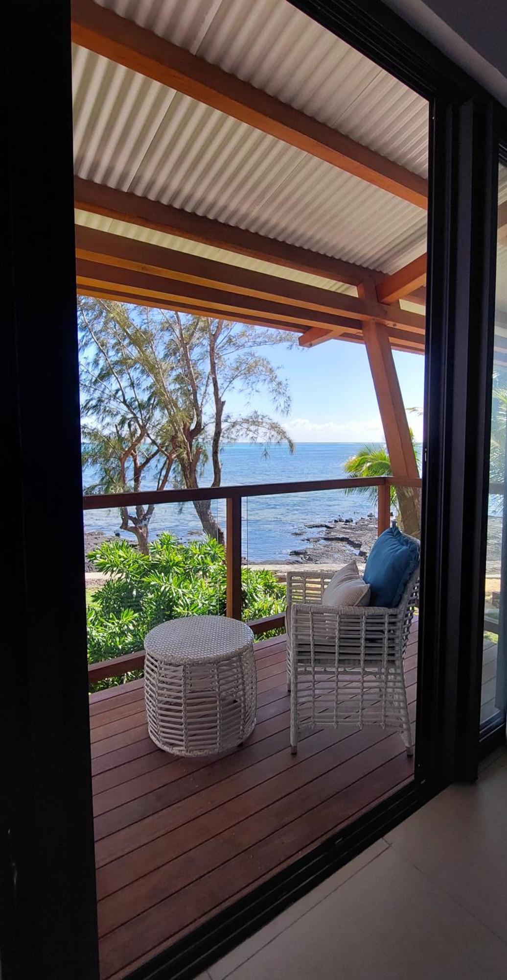 Canari Waterfront Villas Roches Noires Exterior photo