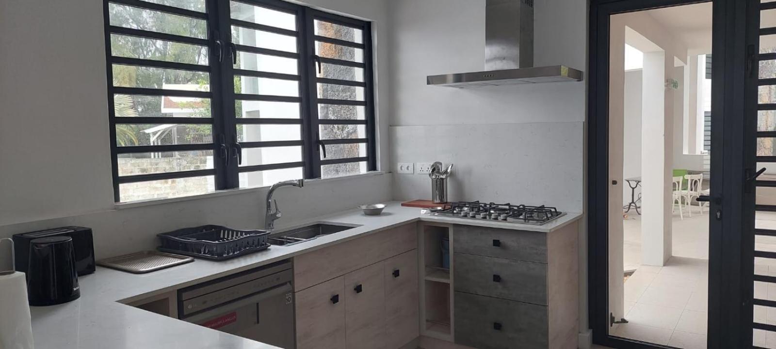 Canari Waterfront Villas Roches Noires Exterior photo