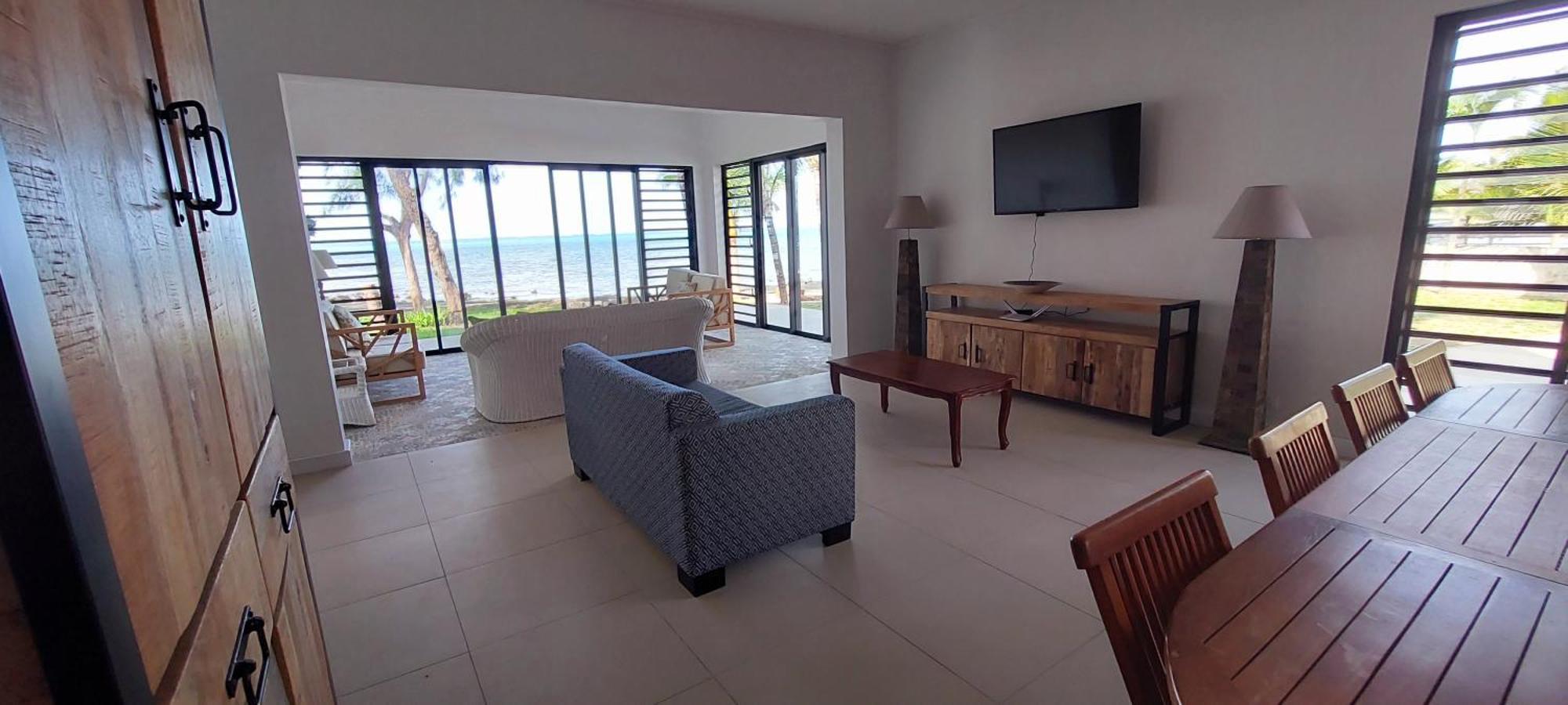 Canari Waterfront Villas Roches Noires Exterior photo