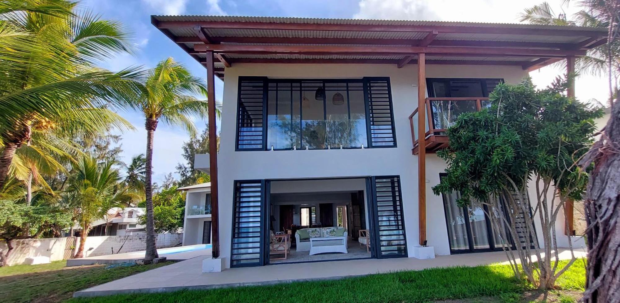 Canari Waterfront Villas Roches Noires Exterior photo